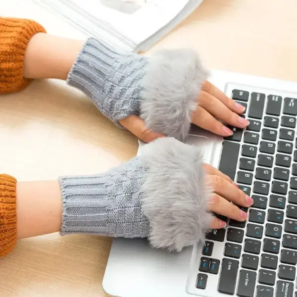 Winter Gloves Pakistan