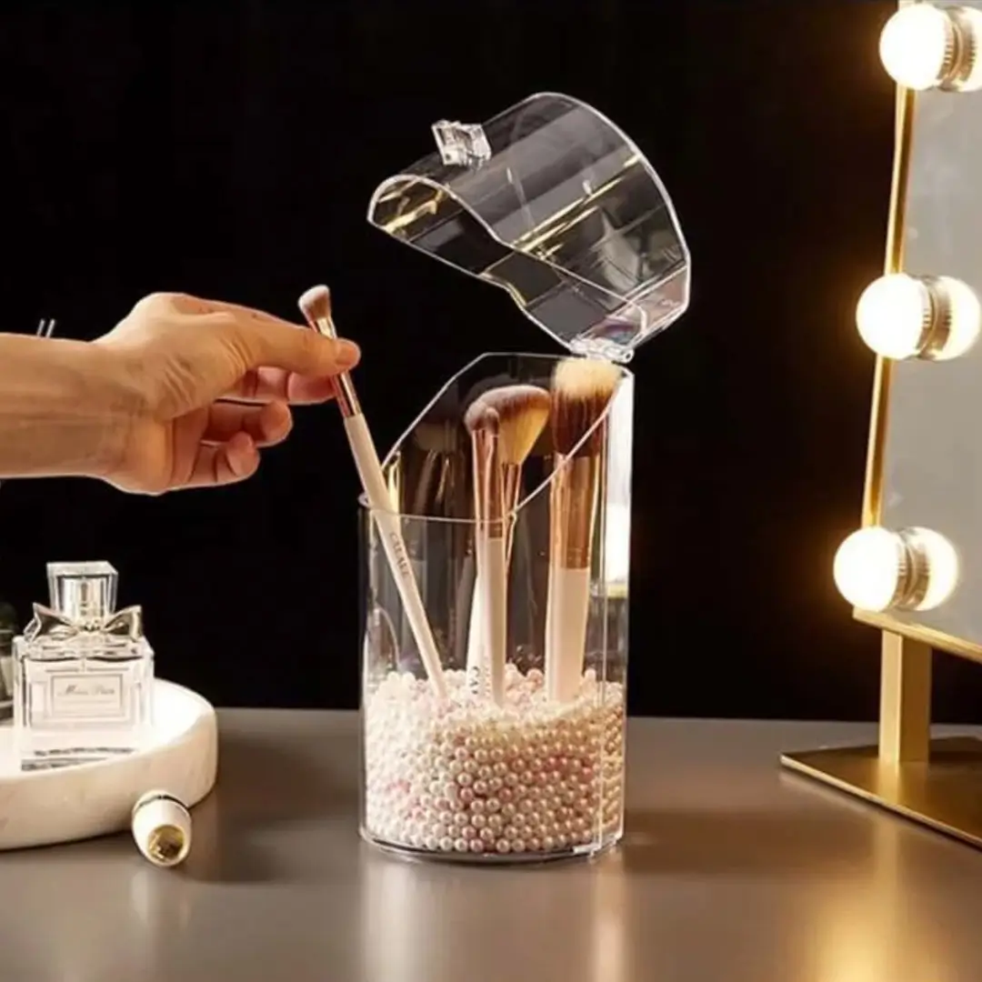makeup brush holder with lid